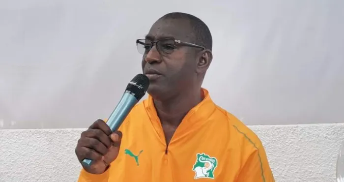 staff-technique-de-football-traore-moussa-lance-le-concept-osons-un-coach-local